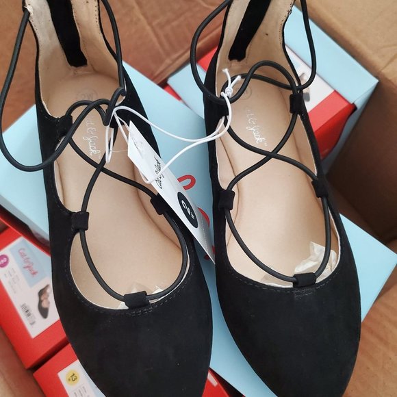 Cat & Jack Girls Evita Zip Up Heel Ballet Flats Wide - Picture 2 of 4